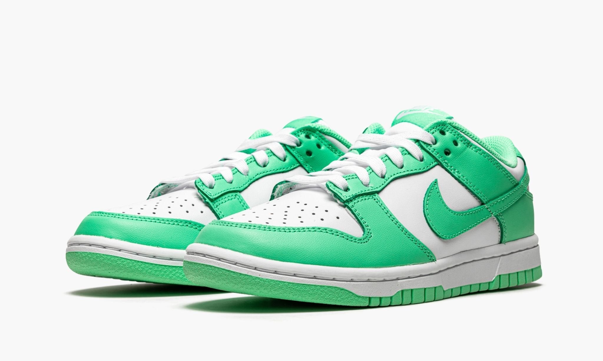 DUNK LOW WMNS "Green Glow"